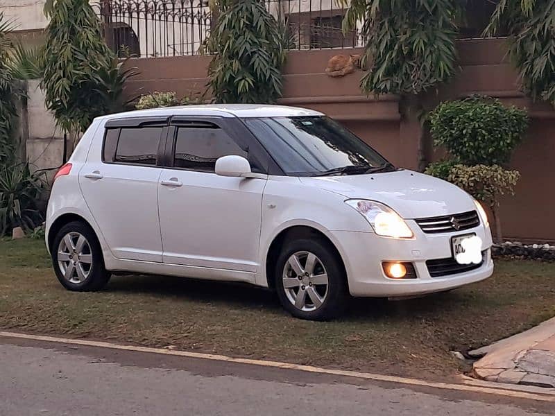 Suzuki Swift 1.3 Automatic with Navigation 3