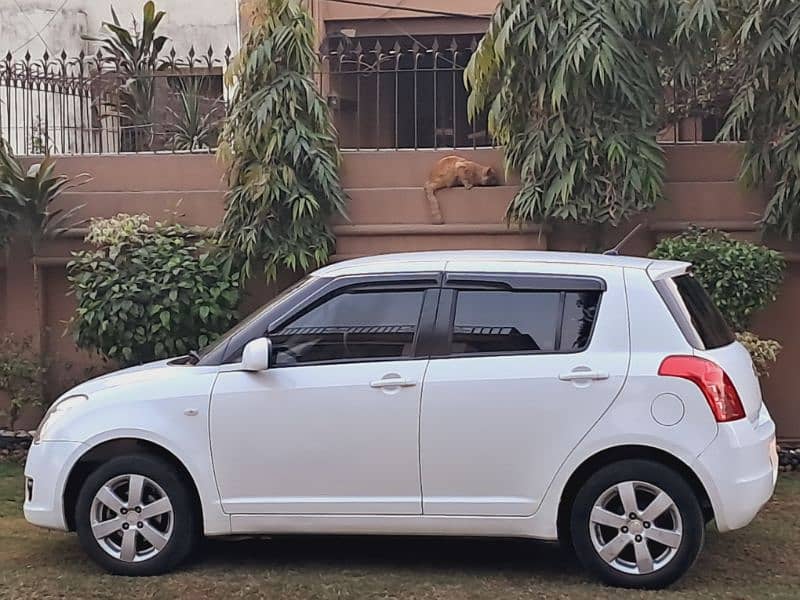 Suzuki Swift 1.3 Automatic with Navigation 12