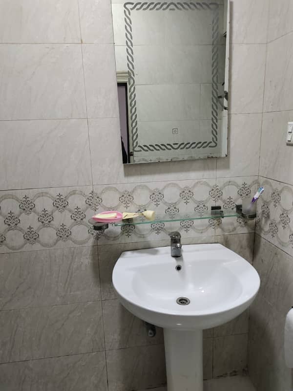 Shering room available for rent in F11 markaz for female 8