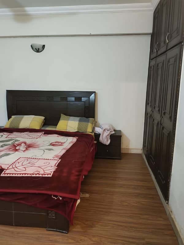 Shering room available for rent in F11 markaz for female 9