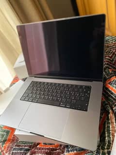 MacBook pro 2019 Core i9 for sale me no repair