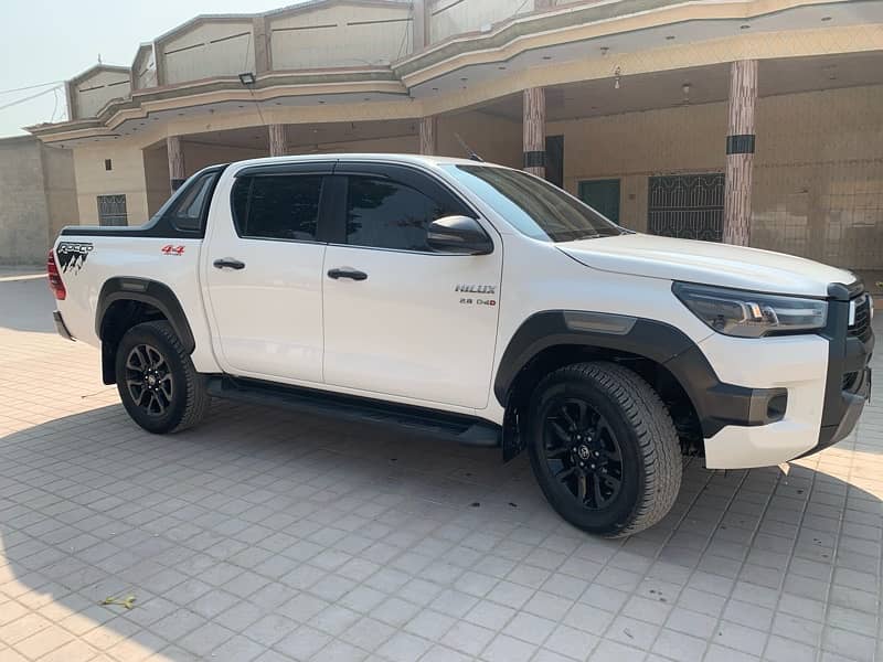 Toyota Hilux Revo Rocco 2023 1