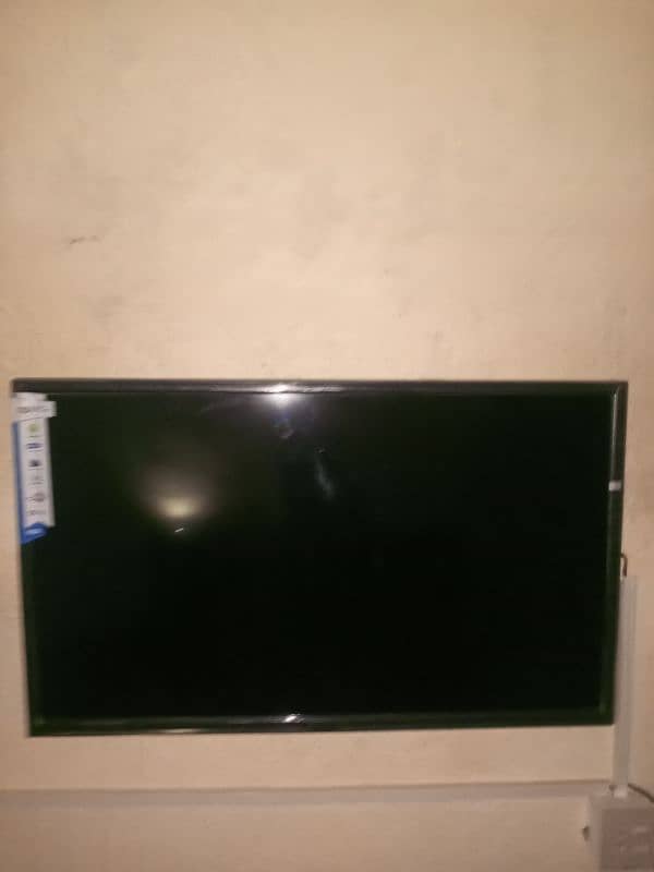 32 inch smart TV 2