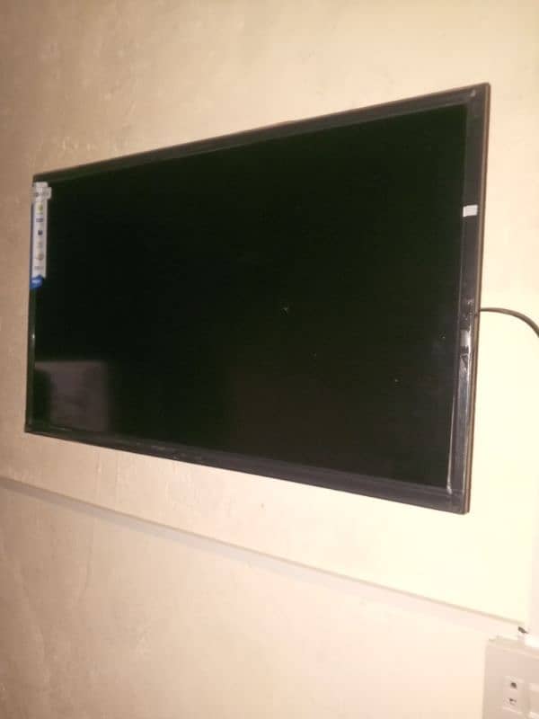 32 inch smart TV 3