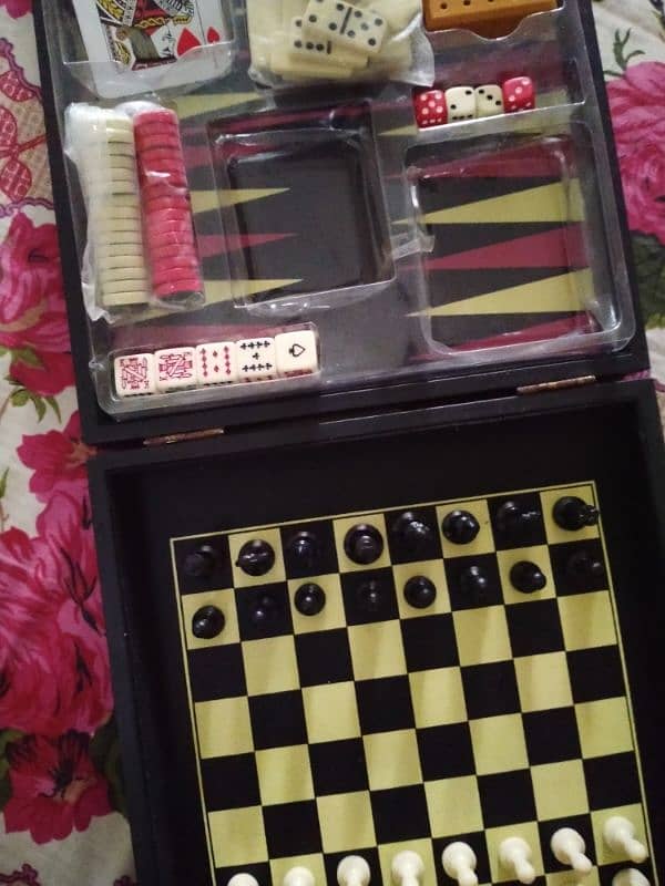 Chess Game Board + 7 More games 1