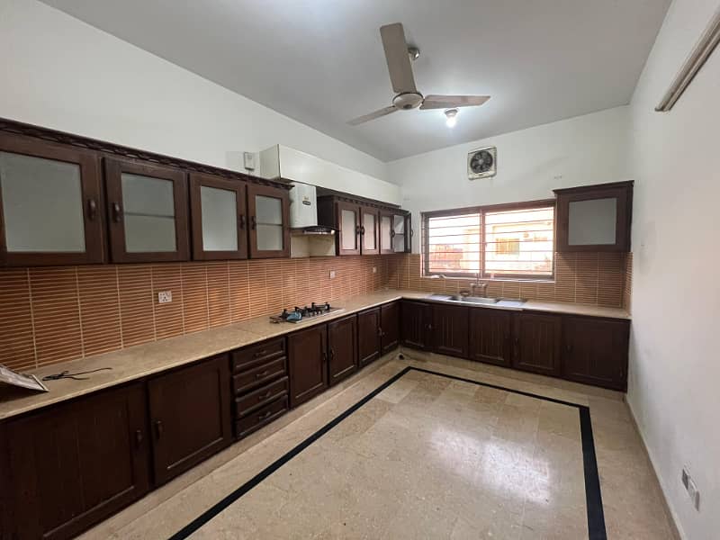 10 Marla upper portion for Rent in G-13/3 10