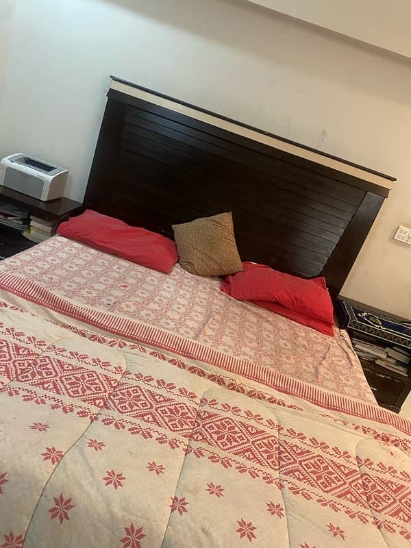 king size bed with mattress and 2 side tables 0