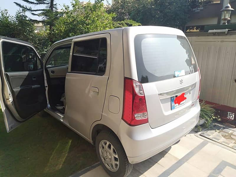 Suzuki Wagon R 2022 VXL Silver 15500 KM 1