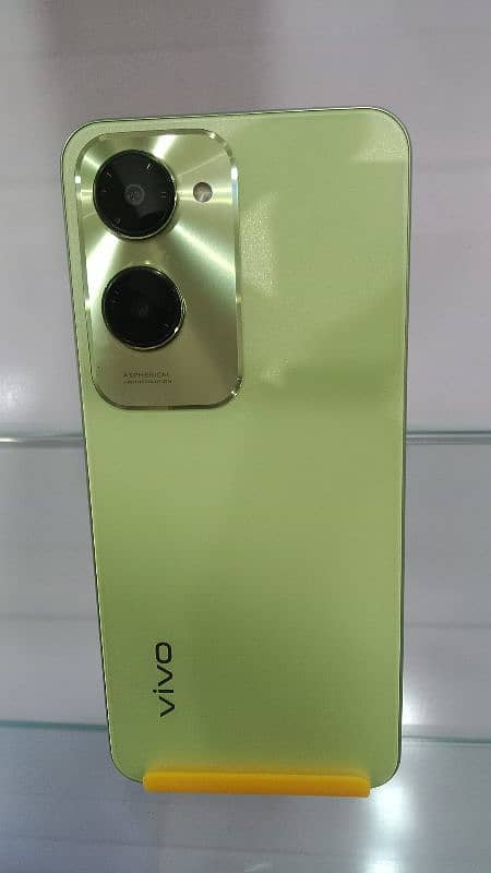 Vivo Y18    4+128 0