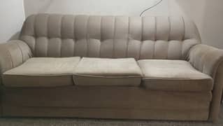 3 seater Sofa set with 2 sepaparate sings.