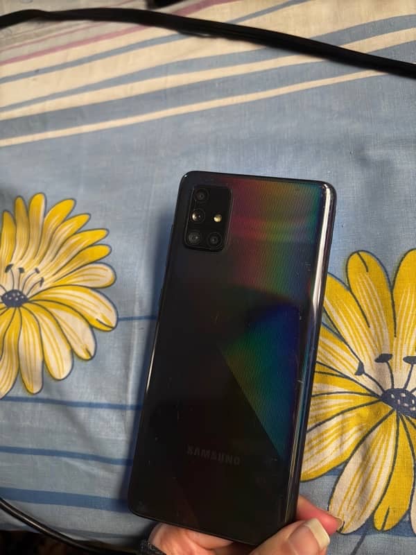 Samsung A71- 8 GB / 128 GB 5