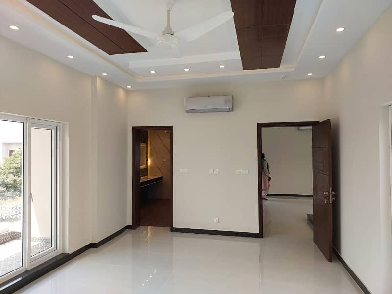 1 Kanal Modran Design House For Sale In DHA Phase 7 Lahore . 17