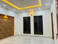 Kanal 6bed tile floor 6bed double story house is for sale in wapda town J-1 block