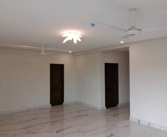 10 Marla Flat For sale In Askari 11 - Sector D 0