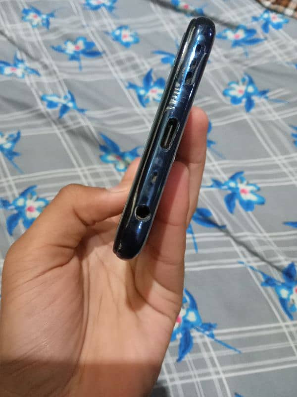 Oneplus 5g phone hai Koi fault nai all orignal warranty ke sath dun ga 1