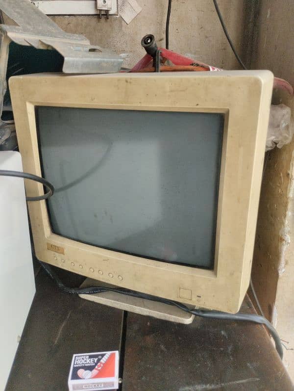 CRT monitor and old antique piece 2