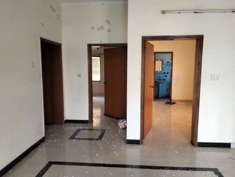 10 Marla Full Hous Available For Rent Wapda Town Ph1 Block D3 2