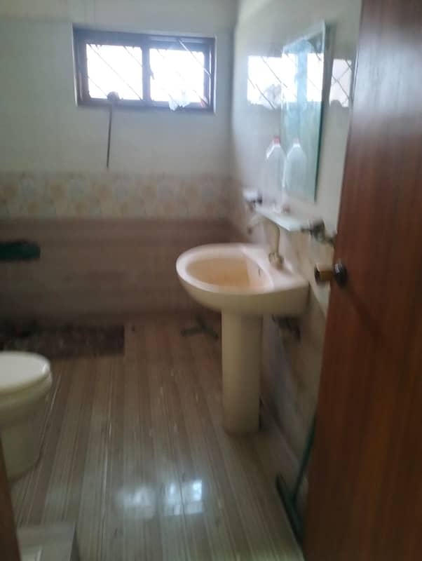 10 Marla Full Hous Available For Rent Wapda Town Ph1 Block D3 3