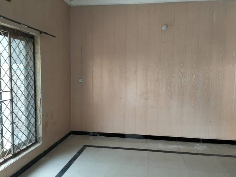 10 Marla Full Hous Available For Rent Wapda Town Ph1 Block D3 6