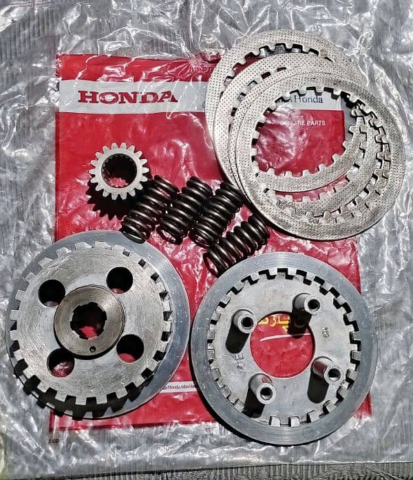 Honda 125 Clutch Housing assembly 0