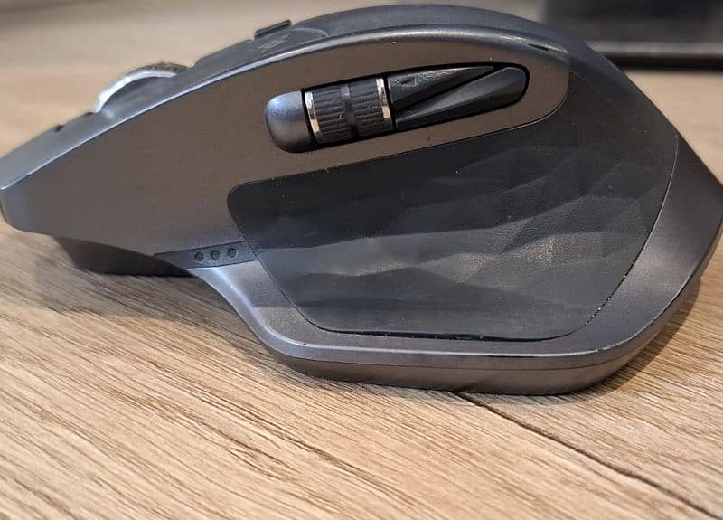 Premium Logitech MX Master 2S – Smooth, Fast & Wireless! 3