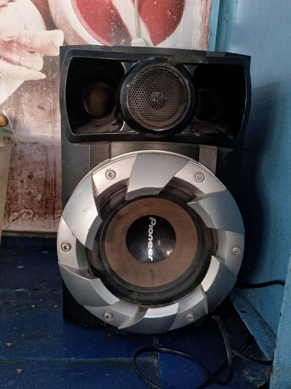 pioneer spicker ha bhi Janpo achi bace ha or sound be 1