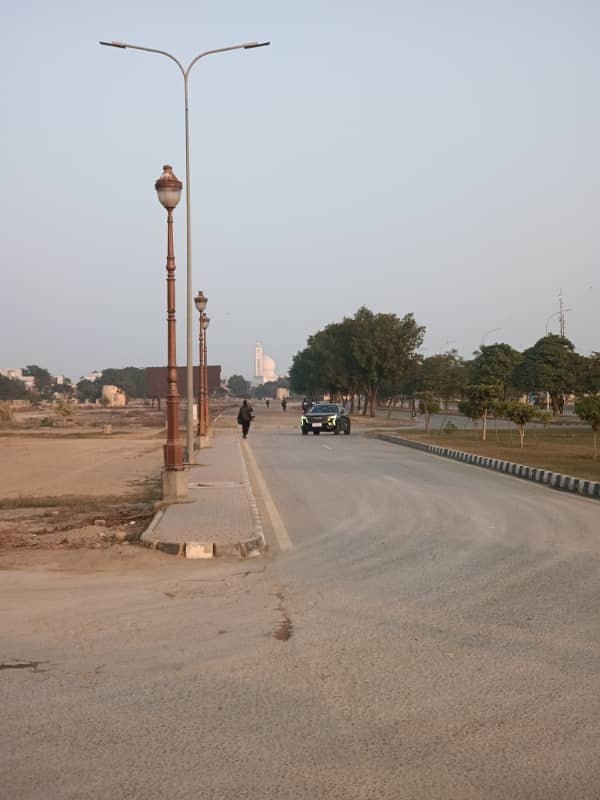 10 Marla Plot Available For Sale In Lake City Near TAHZEEB BAKERY 7