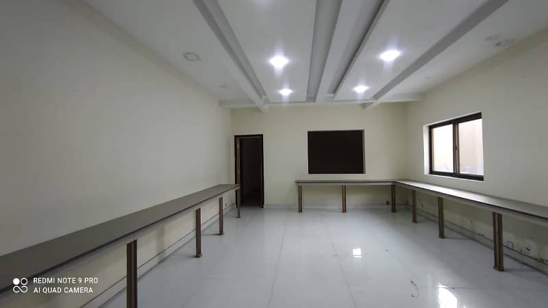 8 Kanal Commercial Building For Rent 24