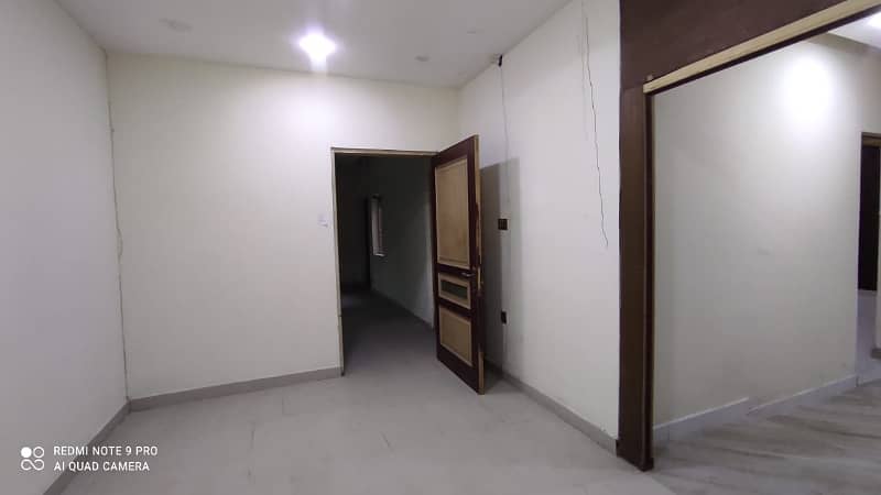 8 Kanal Commercial Building For Rent 33