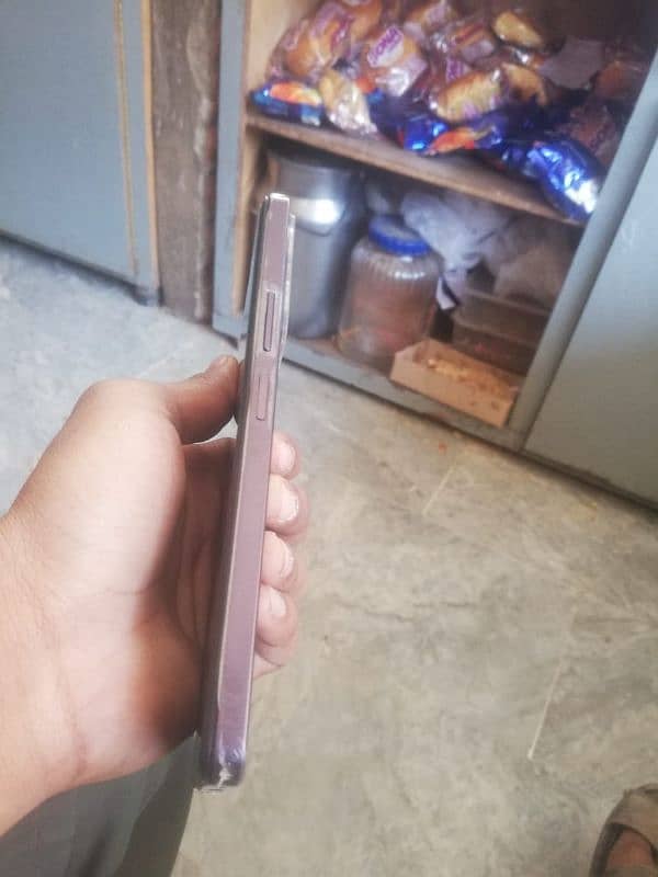 vivo y27s 8+8 128 gb 3