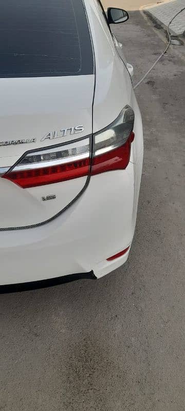 Toyota Corolla Altis 2018 4