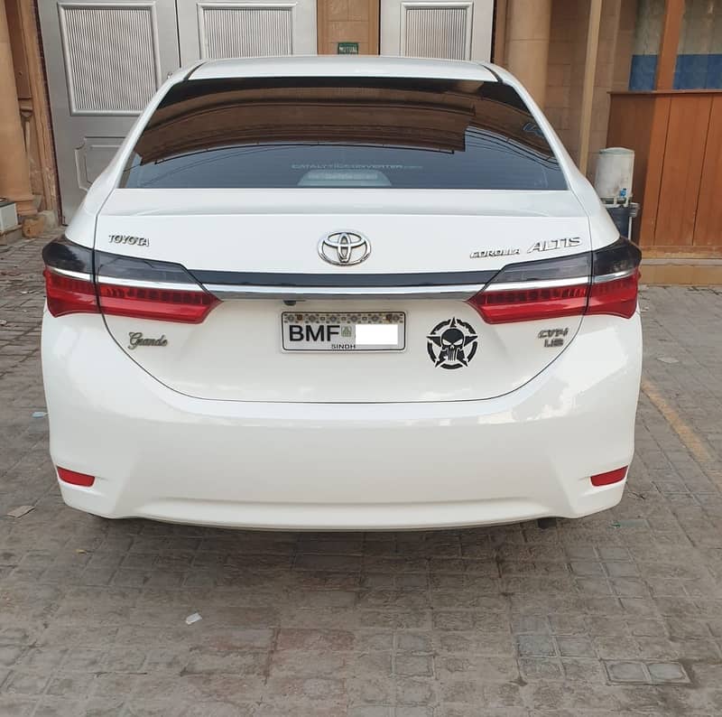 Toyota Corolla Altis Grande CVT-i 1.8 2018 2