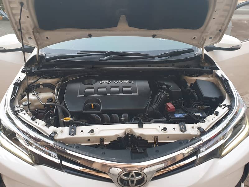 Toyota Corolla Altis Grande CVT-i 1.8 2018 10