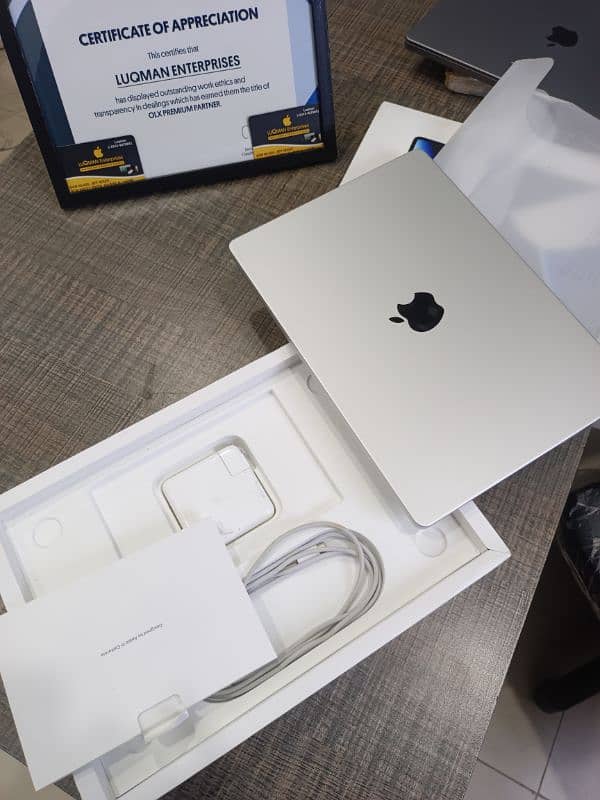 BOX OPEN MACBOOK PRO M1 2021 14 INCH 16GB RAM 512GB SSD LESS CYCLE 1