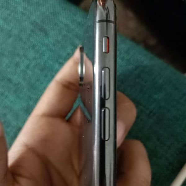 Apple iPhone Xs Black JV Non PTA 6