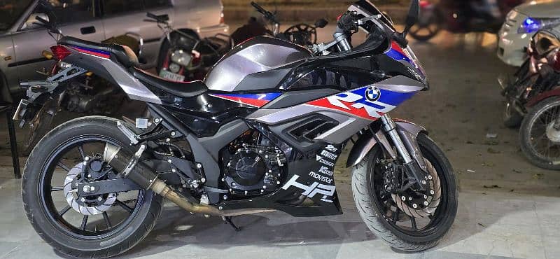 S1000rr bmw 400cc 2024/200kms driven/sportsbike/Heavybike/400cc 0