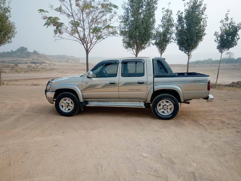 Toyota hilux 2