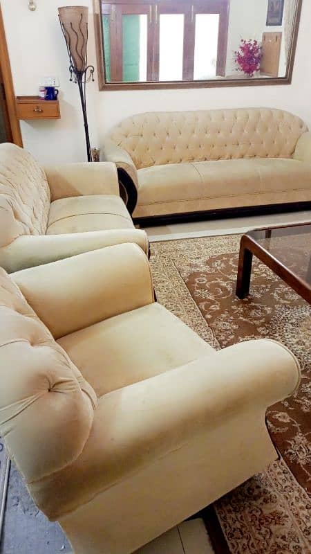 sofa set in good condition,solid wood,premium quality 1