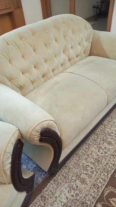 sofa set in good condition,solid wood,premium quality 2