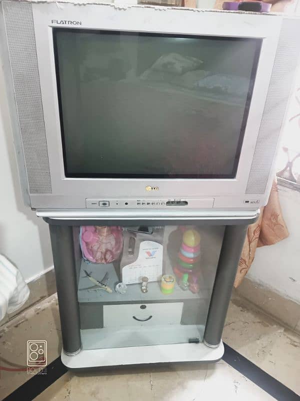 tv lg with trolley 1