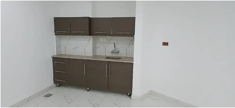 Area 800 square Feet Brand New Corporation Office Available For Rent in Gulberg 3 Lahore 4