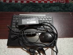 4 GB rame . 2.4 gh proseseor. 200 GB hrd drive virles mouse keyboard