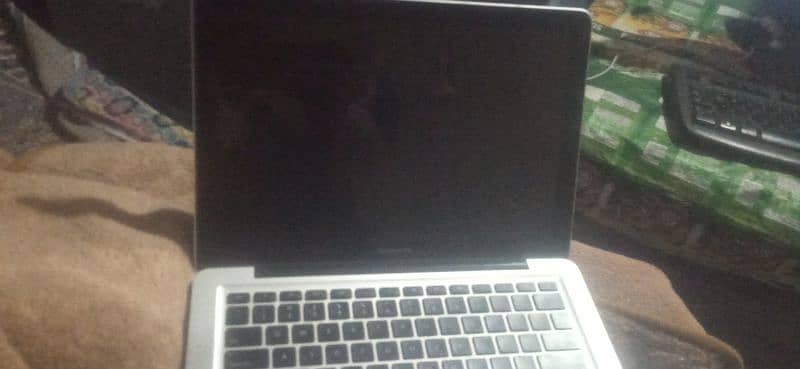 MACBOOK 2011 ON LOWER PRICE 3