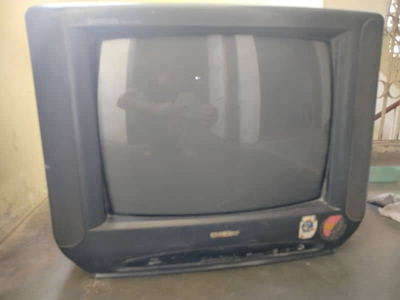 2 TV for sell Panasonic and gold star spacial edition 4