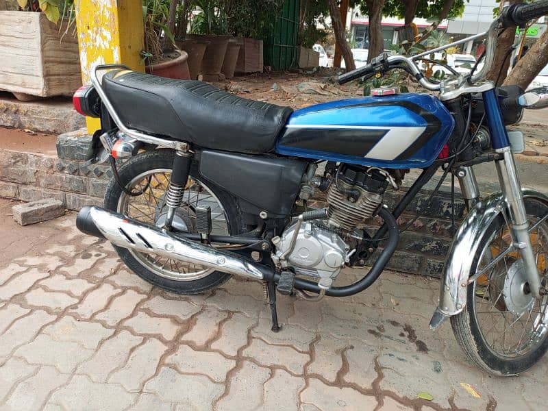 Honda CG125 use condtion 2014 Model full ok bike file book Available 3