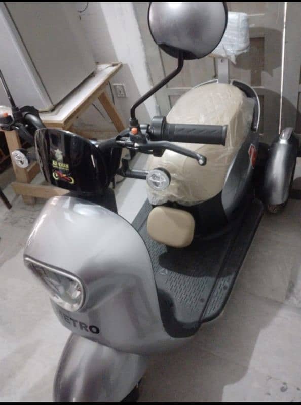 METRO A7 3 wheel Electric scooty contact  number 03314214454 3