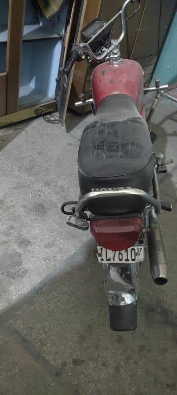 bike full ok ha 2017 model ha urgent paisa ki zarorrat ha 2