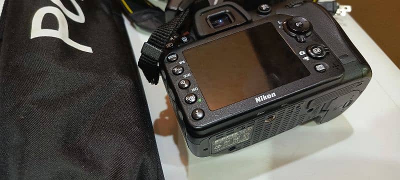 Nikon d7100 camera body 11