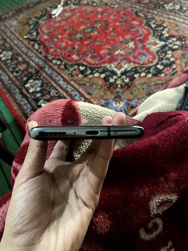 selling my one plus 7 pro 8/256 non pta 3