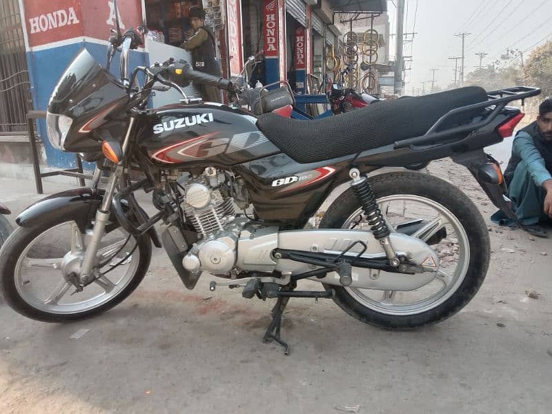 Suzuki GT110 0